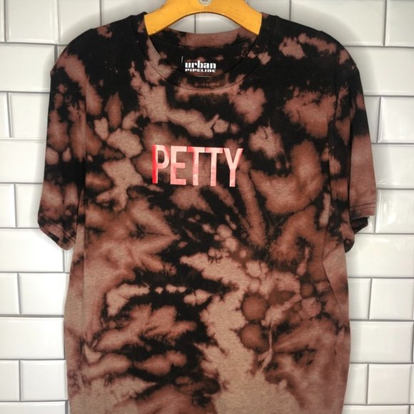 'PETTY' Tee - L - Picture 1 of 3